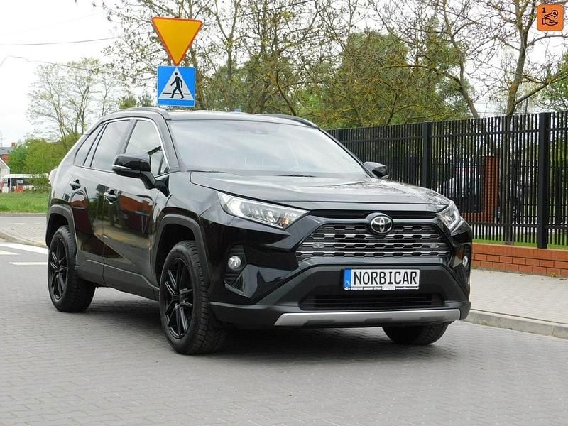 Czarny Używany 2021 Toyota RAV4 SUV | 89 980 zł (Dobra cena) - Obraz 1/4