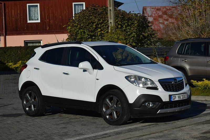Biały (metalik) Używany 2013 Opel Mokka SUV | 38 900 zł (Uczciwa cena) - Obraz 1/4