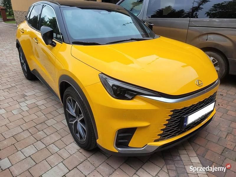 Używany 2024 Lexus LBX SUV | 138 800 zł - Obraz 1/4