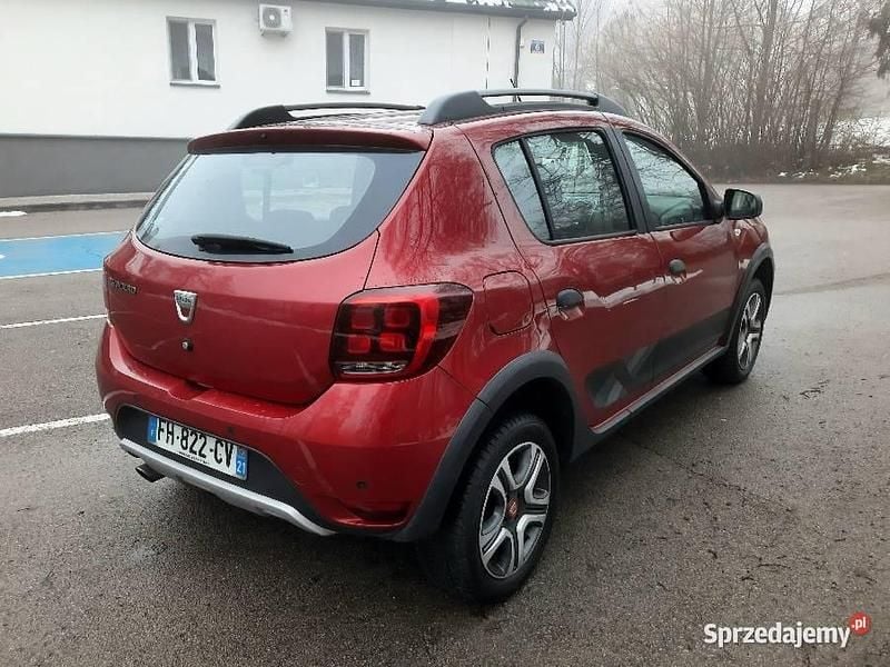 Używany Dacia Sandero Prestige 90 KM (66 kW) 2019 Bordowy Hatchback