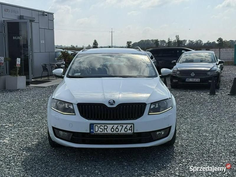 Używany Skoda Octavia Style 150 KM (110 kW) 2016 Biały Kombi