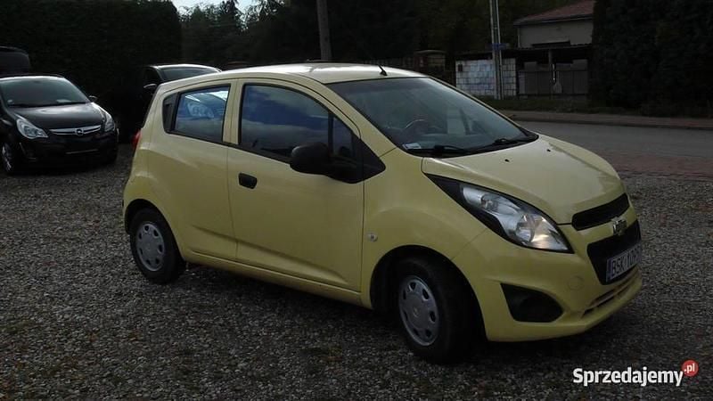 Używany Chevrolet Spark 68 KM (50 kW) 2012 Żółty Hatchback