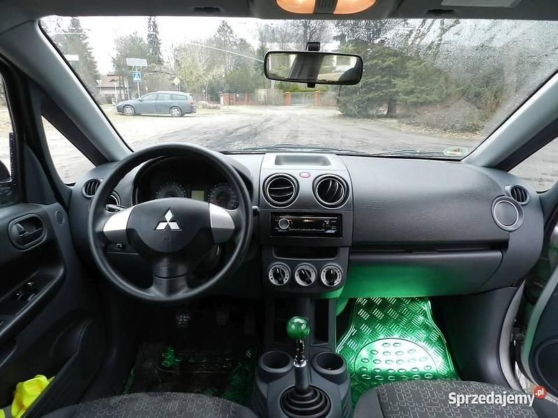 Używany Mitsubishi Colt 95 KM (69 kW) 2009 Srebrny Hatchback