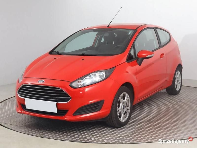 Używany Ford Fiesta 2014 Czerwony Hatchback