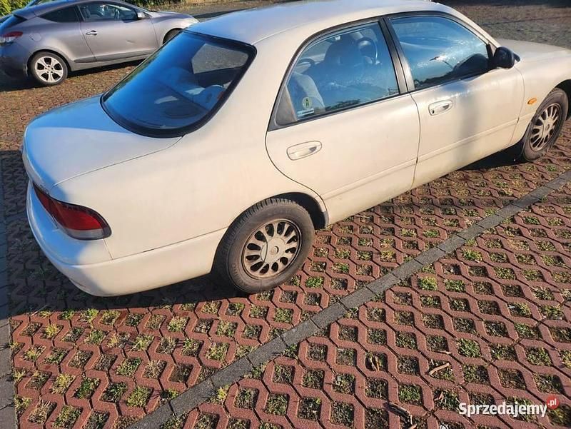 Biały Używany 1994 Mazda 626 Sedan/Limuzyna | 2000 zł - Obraz 1/4