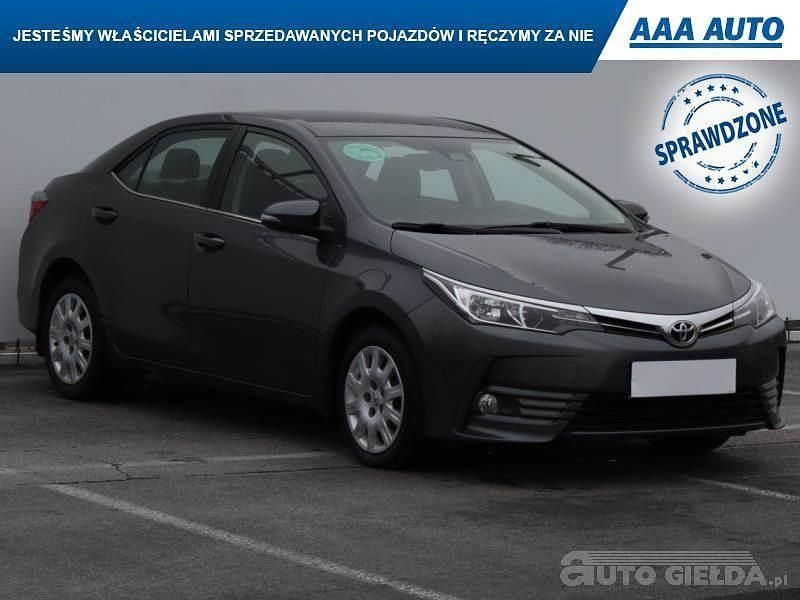 Używany Toyota Corolla 132 KM (97 kW) 2018 Szary