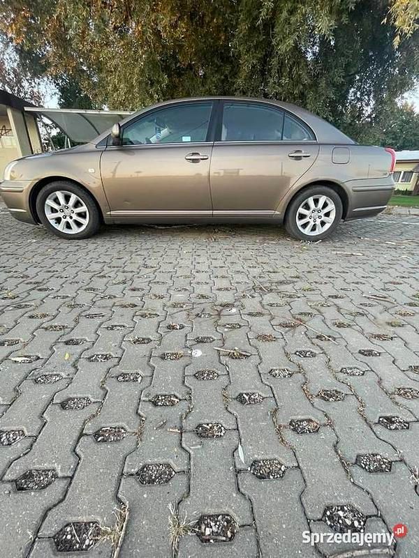 Brązowy Używany 2006 Toyota Avensis Sedan/Limuzyna | 8500 zł (Uczciwa cena) - Obraz 1/4