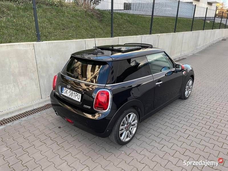 Używany Mini Cooper 136 KM (100 kW) 2019 Czarny Hatchback