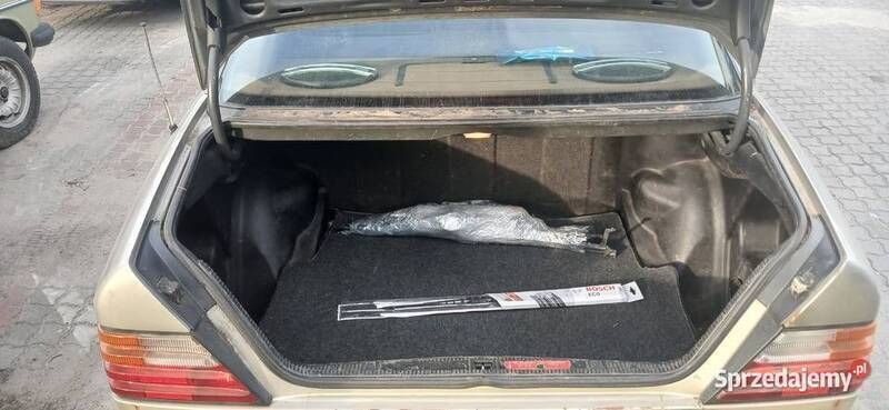 Używany 1987 Mercedes E250 | 4900 zł - Obraz 1/4