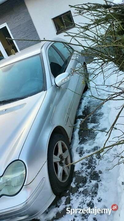 Używany Mercedes C180 Avantgarde 2001 Srebrny Sedan/Limuzyna