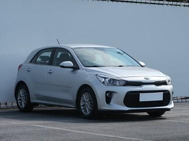 Srebrny Używany 2017 Kia Rio Hatchback | 38 999 zł (Uczciwa cena) - Obraz 1/4