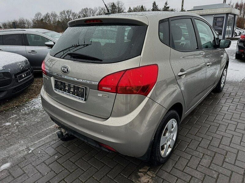 Używany Kia Venga 128 KM (94 kW) 2015 Beżowy (metalik) Hatchback