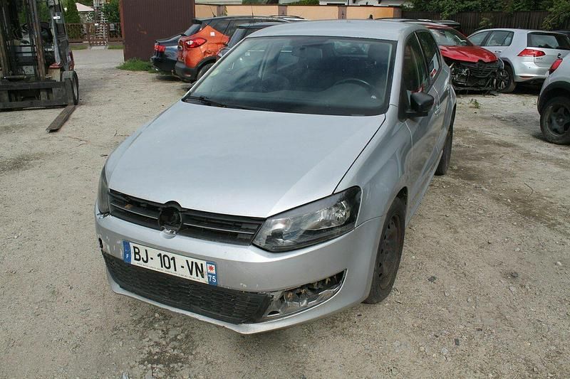 Srebrny Używany 2011 VW Polo Hatchback | 12 900 zł - Obraz 1/4