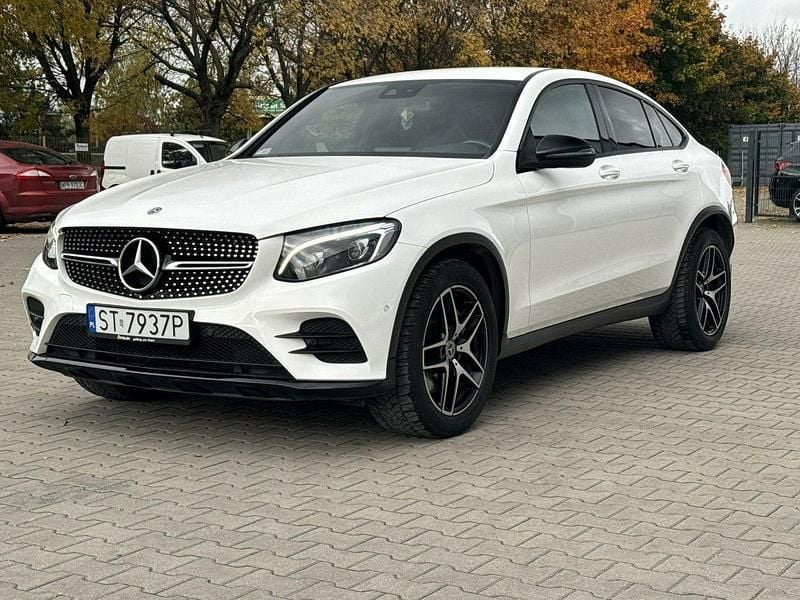 Biały Używany 2019 Mercedes GLC250 Coupe | 149 900 zł - Obraz 1/4