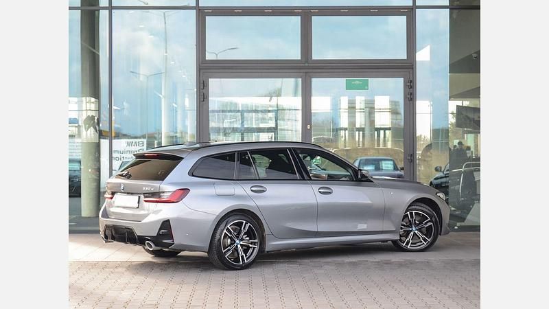 Używany BMW 330e Comfort Edition 184 KM (135 kW) 2023 Skyscraper grey metallic metalizowany Kombi