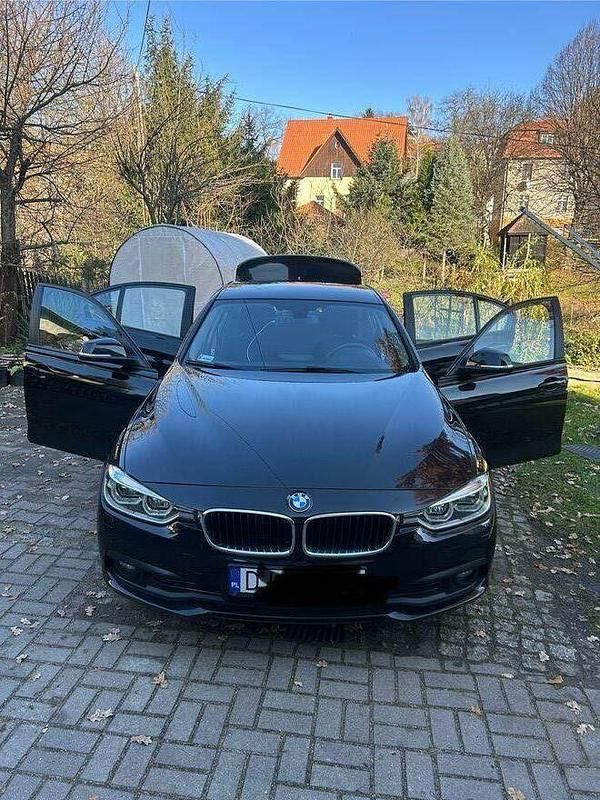Czarny Używany 2016 BMW 316 Sedan/Limuzyna | 83 999 zł - Obraz 1/4