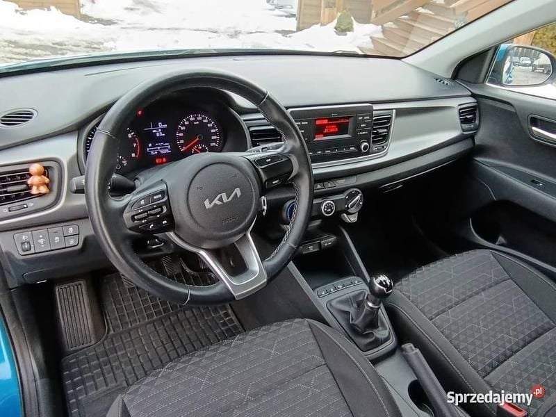 Używany Kia Rio 2023 Niebieski Hatchback