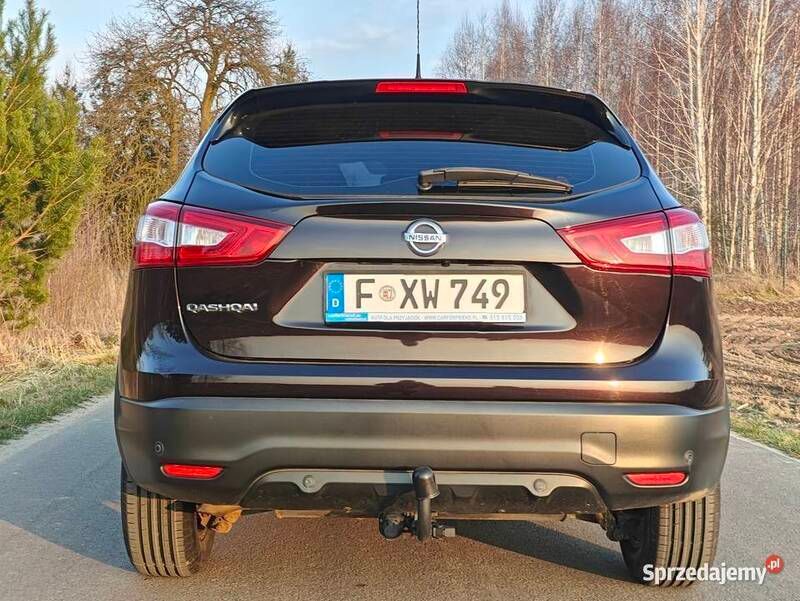 Używany Nissan Qashqai 163 KM (119 kW) 2016 Fioletowy SUV