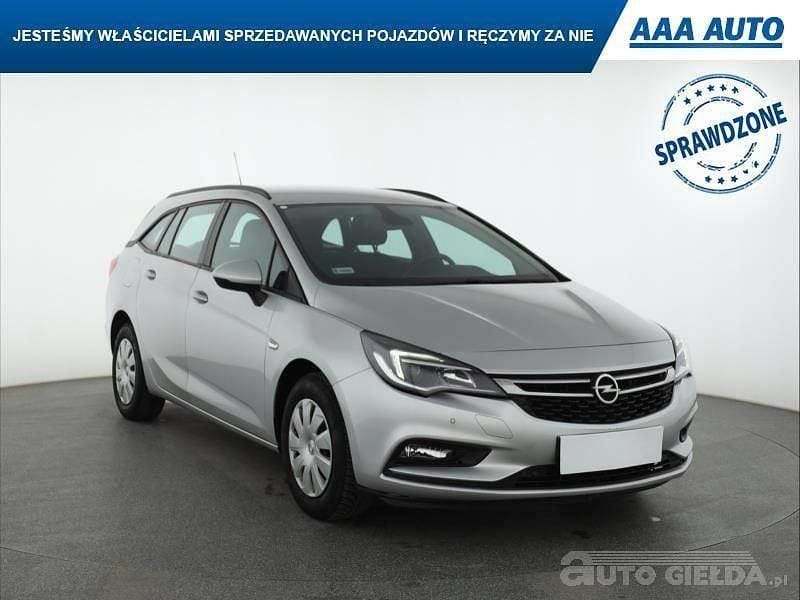 Używany Opel Astra 2018 Srebrny