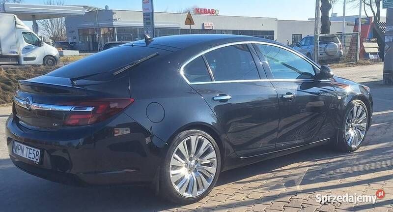 Używany Opel Insignia 2013 Czarny Hatchback