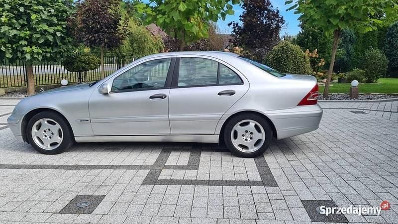 Srebrny Używany 2002 Mercedes C270 Sedan/Limuzyna | 15 000 zł - Obraz 1/4