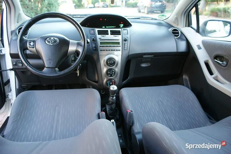 Używany Toyota Yaris 2009 Biały Hatchback