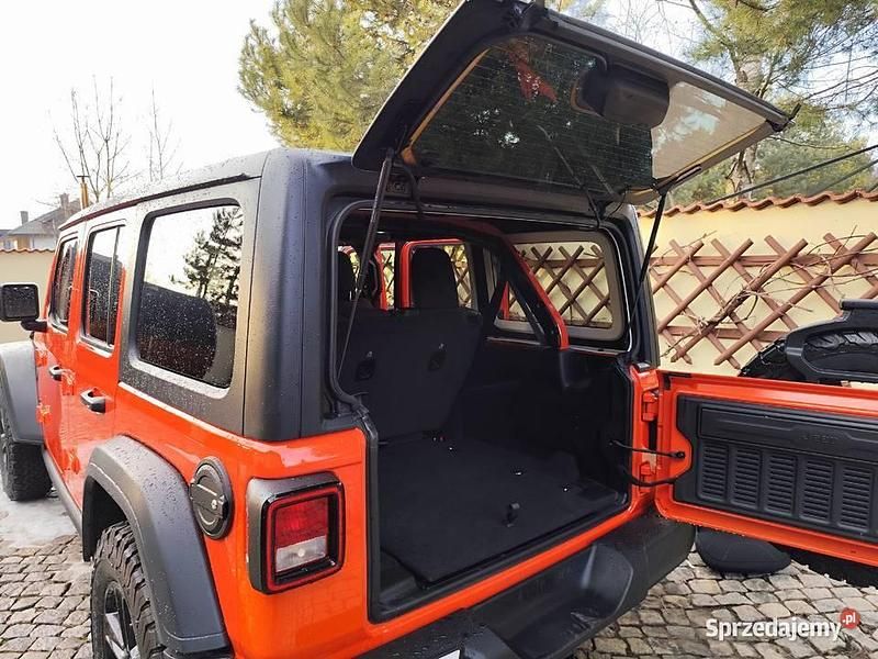 Używany Jeep Wrangler Unlimited 2023 Pomarańczowy SUV