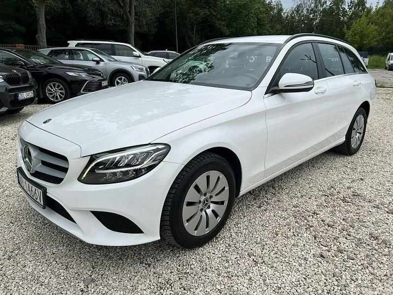 Używany Mercedes C220 194 KM (142 kW) 2018 Biały Kombi