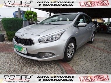 Używany Kia Ceed 110 KM (80 kW) 2014 Srebrny Hatchback