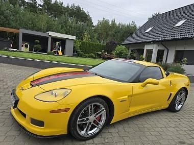 Żółty Używany 2006 Chevrolet Corvette LS Coupe | 189 000 zł - Obraz 1/4