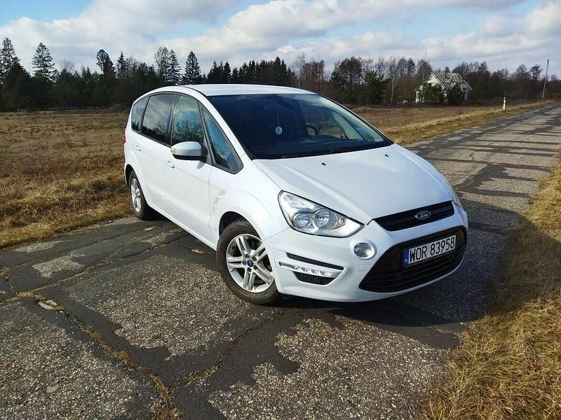 Biały Używany 2013 Ford S-MAX S Minivan | 25 900 zł (Uczciwa cena) - Obraz 1/4