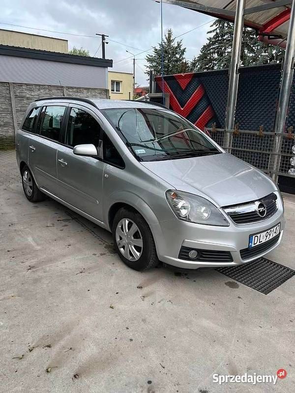 Srebrny Używany 2005 Opel Zafira Minivan | 9300 zł (Uczciwa cena) - Obraz 1/4