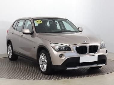 Srebrny Używany 2010 BMW X1 SUV | 37 999 zł (Uczciwa cena) - Obraz 1/4