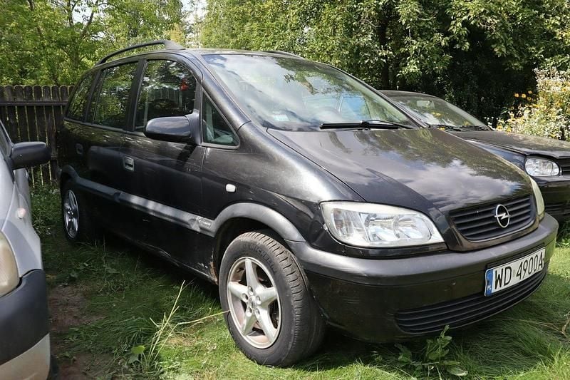 Czarny Używany 2000 Opel Zafira Minivan | 1500 zł (Dobra cena) - Obraz 1/4