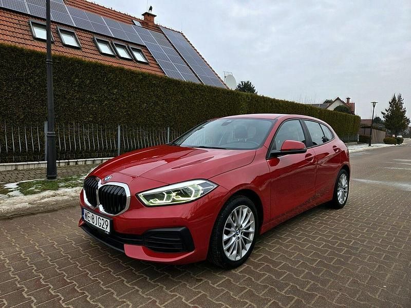 Czerwony Używany 2020 BMW 118 Hatchback | 63 900 zł (Uczciwa cena) - Obraz 1/4