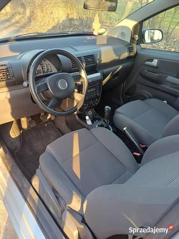 Używany VW Fox 2006 Srebrny Hatchback