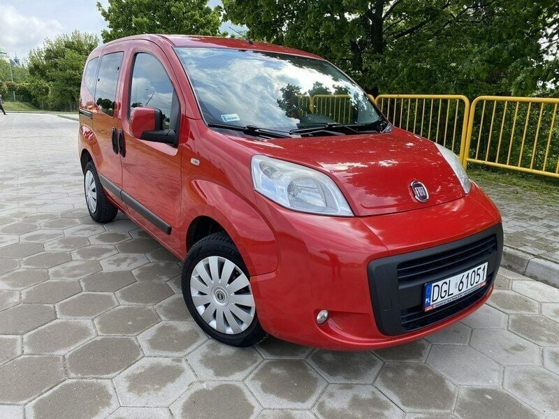 Używany Fiat Qubo Trekking 75 KM (55 kW) 2014 Czerwony Minivan