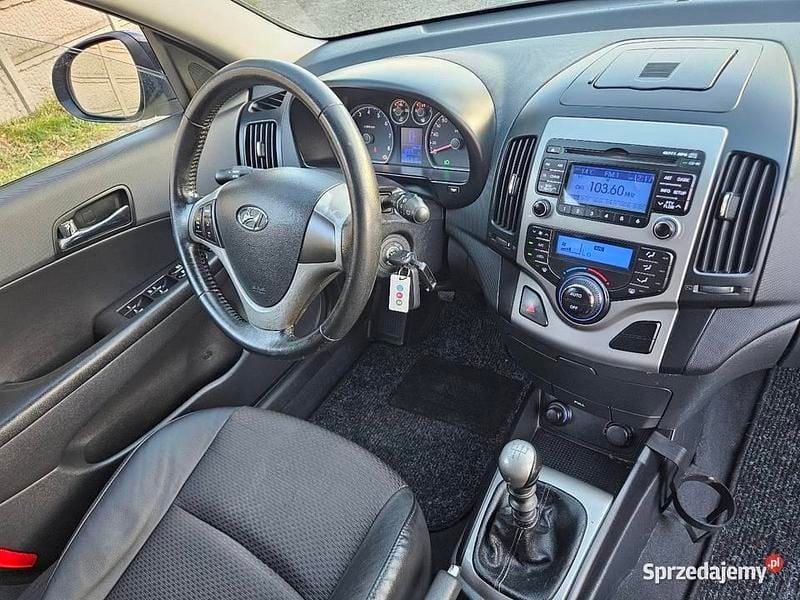 Używany Hyundai i30 126 KM (92 kW) 2009 Czarny Kombi