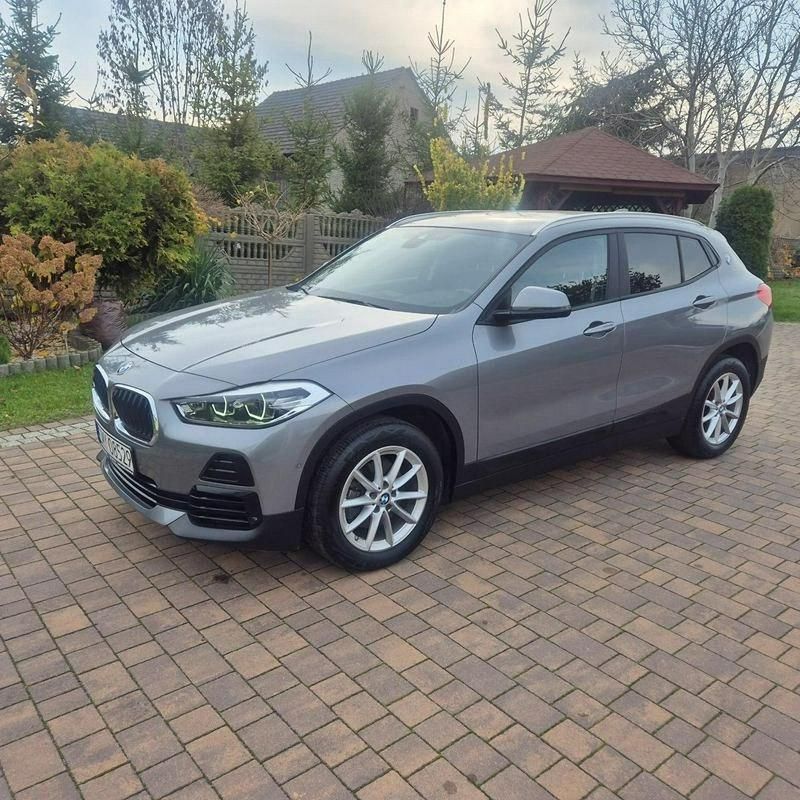 Szary Używany 2022 BMW X2 SUV | 93 900 zł (Uczciwa cena) - Obraz 1/4