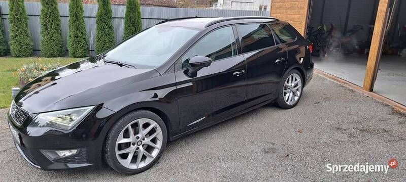 Czarny Używany 2015 Seat Leon 4Drive Kombi | 48 900 zł (Uczciwa cena) - Obraz 1/4