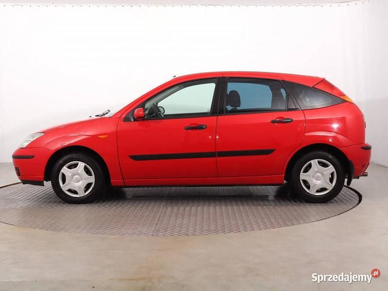 Używany Ford Focus 2004 Czerwony Hatchback