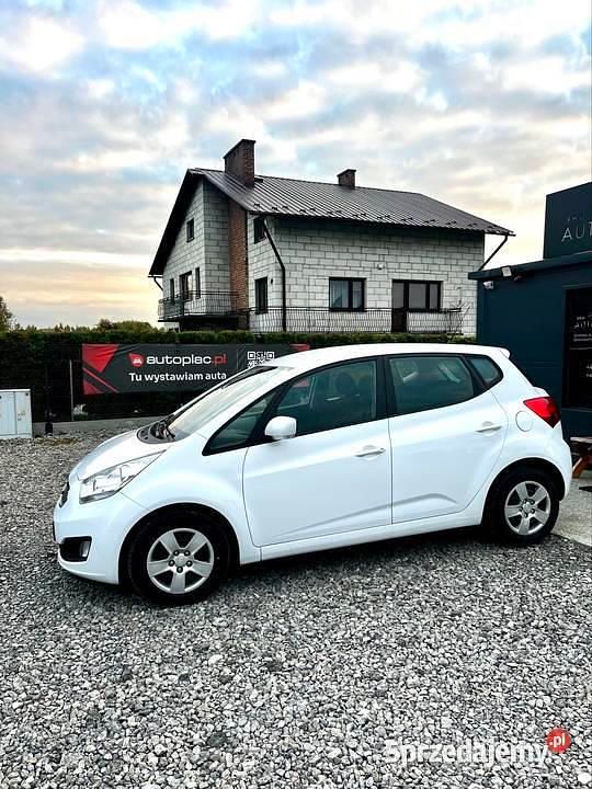 Używany Kia Venga 90 KM (66 kW) 2011 Biały Hatchback