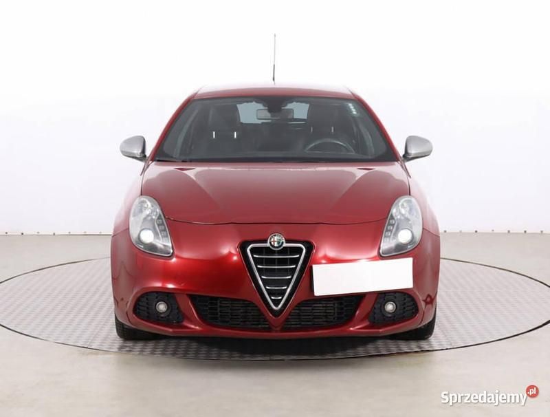 Czerwony Używany 2013 Alfa Romeo Giulietta Hatchback | 20 799 zł (Dobra cena) - Obraz 1/4