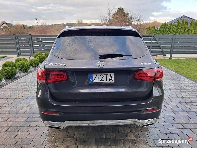 Używany Mercedes GLC300 2020 Szary