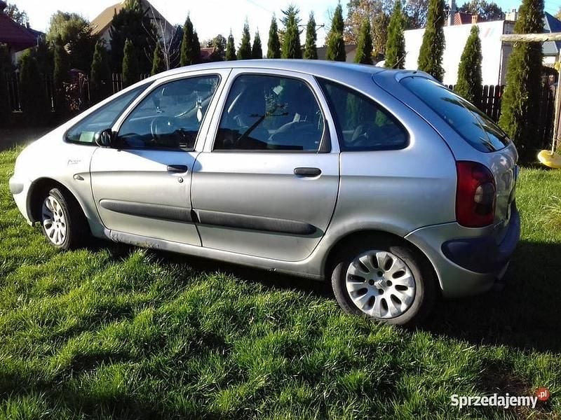 Srebrny Używany 2001 Citroën Xsara Picasso Minivan | 1450 zł (Dobra cena) - Obraz 1/4