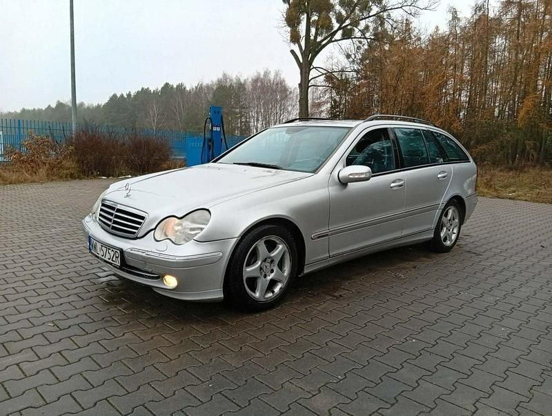 Srebrny Używany 2003 Mercedes C270 Kombi | 5000 zł - Obraz 1/4
