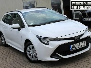 Biały Używany 2022 Toyota Corolla Kombi | 57 900 zł (Dobra cena) - Obraz 1/4