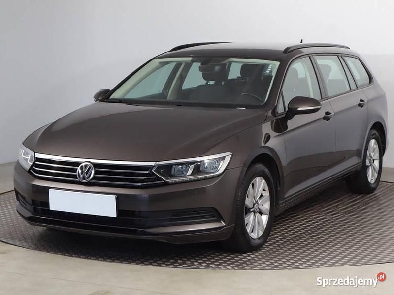 Używany VW Passat 2017 Brązowy Kombi