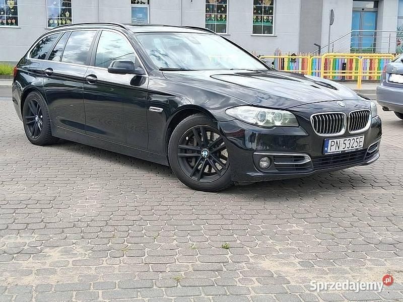 Używany BMW 530 2014 Czarny Kombi