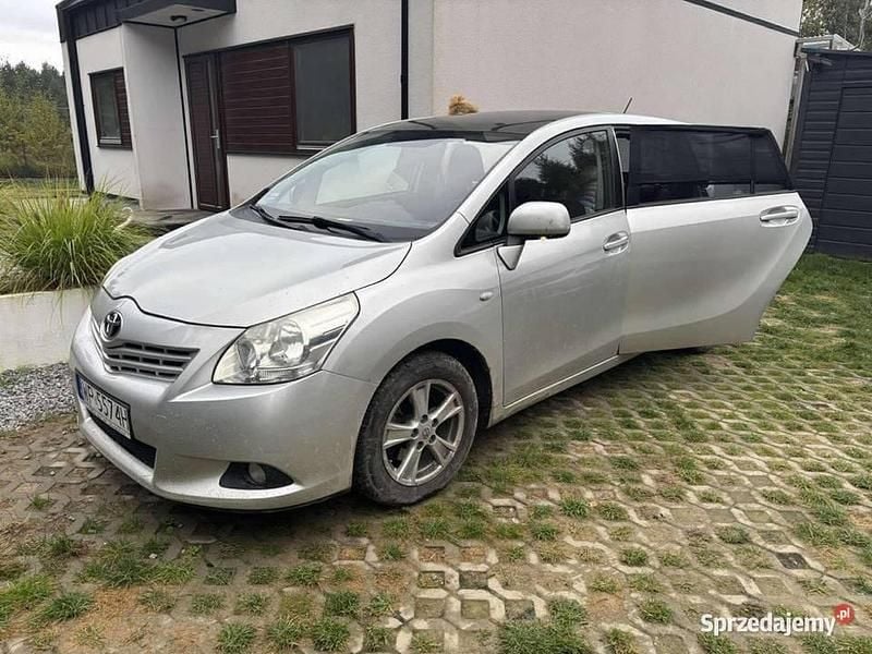 Używany 2009 Toyota Verso Minivan | 22 500 zł (Uczciwa cena) - Obraz 1/1
